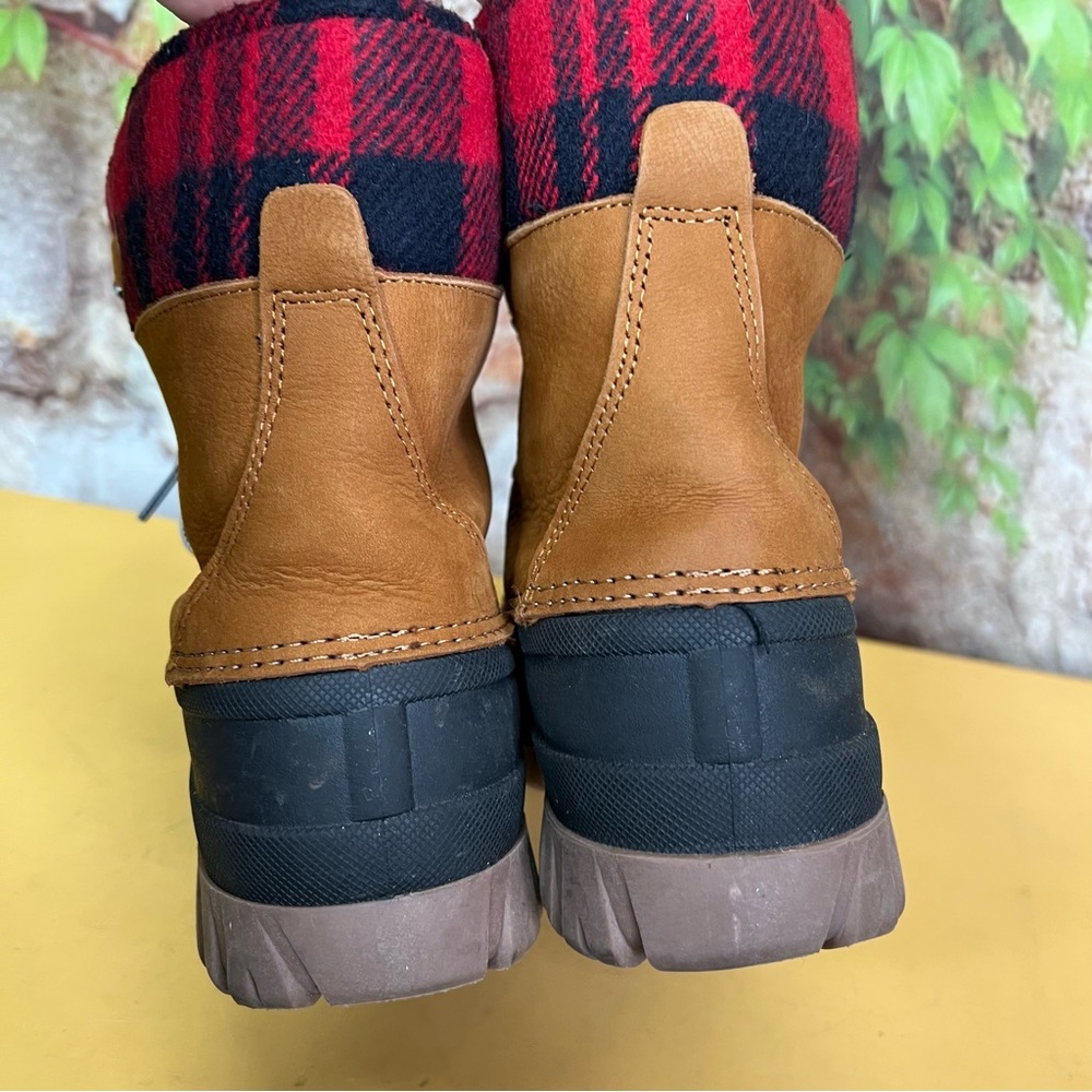J. CREW Waterproof Leather and Rubber Duck Boots "Perfect Winter Boots" Style, 8 - Picture 13 of 13